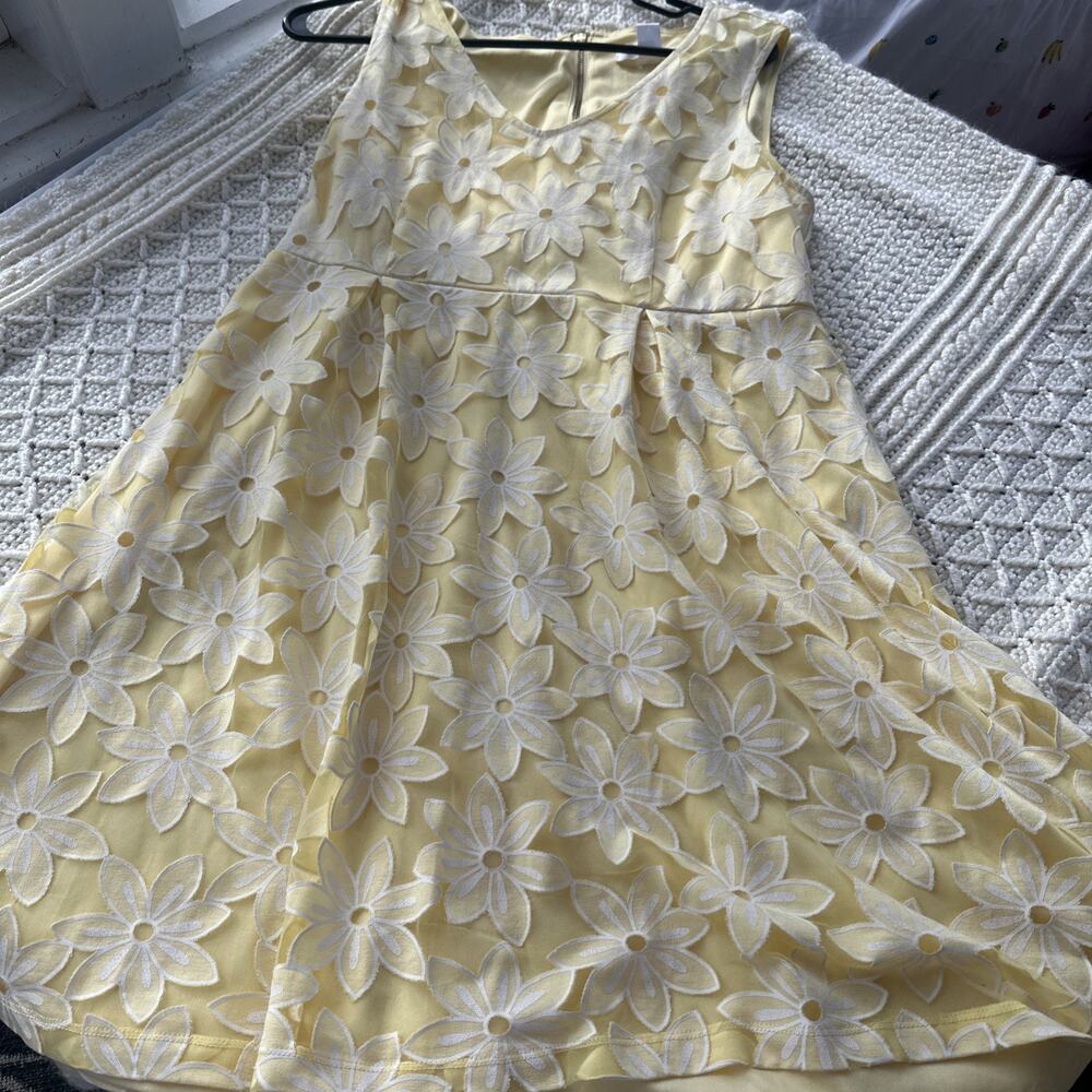 Motherhood Maternity Dress Medium Sleeveless Yellow Flowers Spring Bright Lined